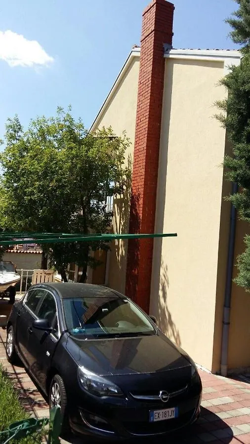 2Br Apartment Hedvig Jadranovo