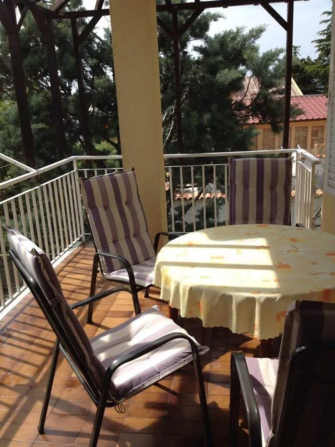 2Br Apartment Hedvig Jadranovo