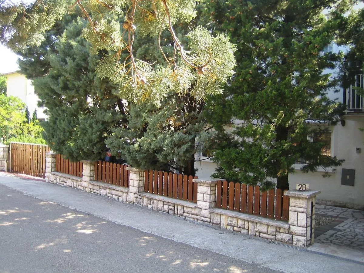 2Br Apartment Hedvig Jadranovo